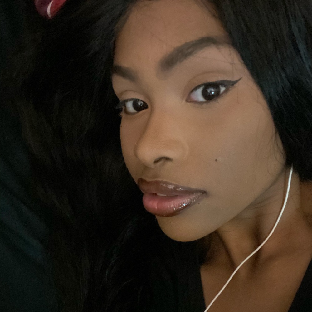 Meet your Posher, Nathaly